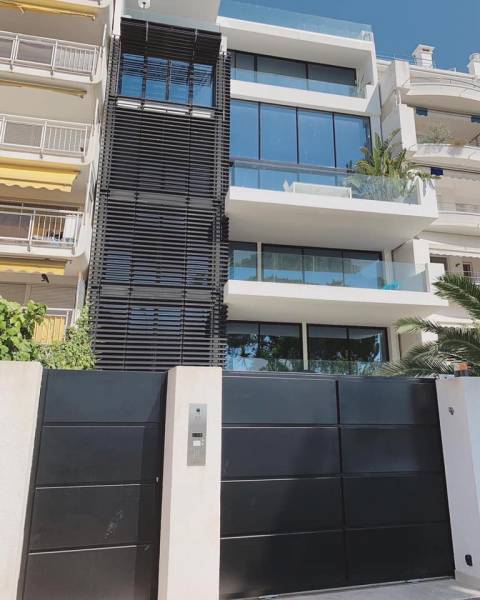 Fabrication et pose de brise soleil sur mesure pour façade de bâtiment à Nice