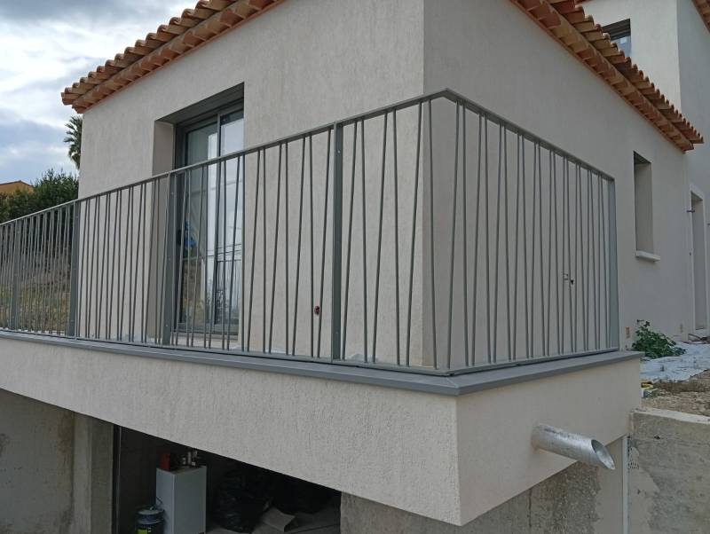 Garde-corps aluminium sur mesure fabriqués en atelier – Villefranche-sur-Mer