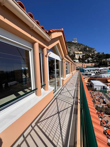 Menuiseries aluminium Schüco installées pour une salle du Rolex Monte-Carlo Masters à Monaco