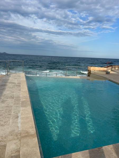 Garde-corps de piscine en verre sur mesure à Théoule-sur-Mer