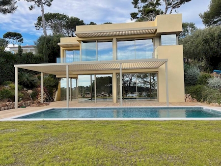 Notre zone d'activité pour ce service Installation de pergola bioclimatique sur mesure pas cher avec lames orientables motorisées pour terrasse ou jardin exposé